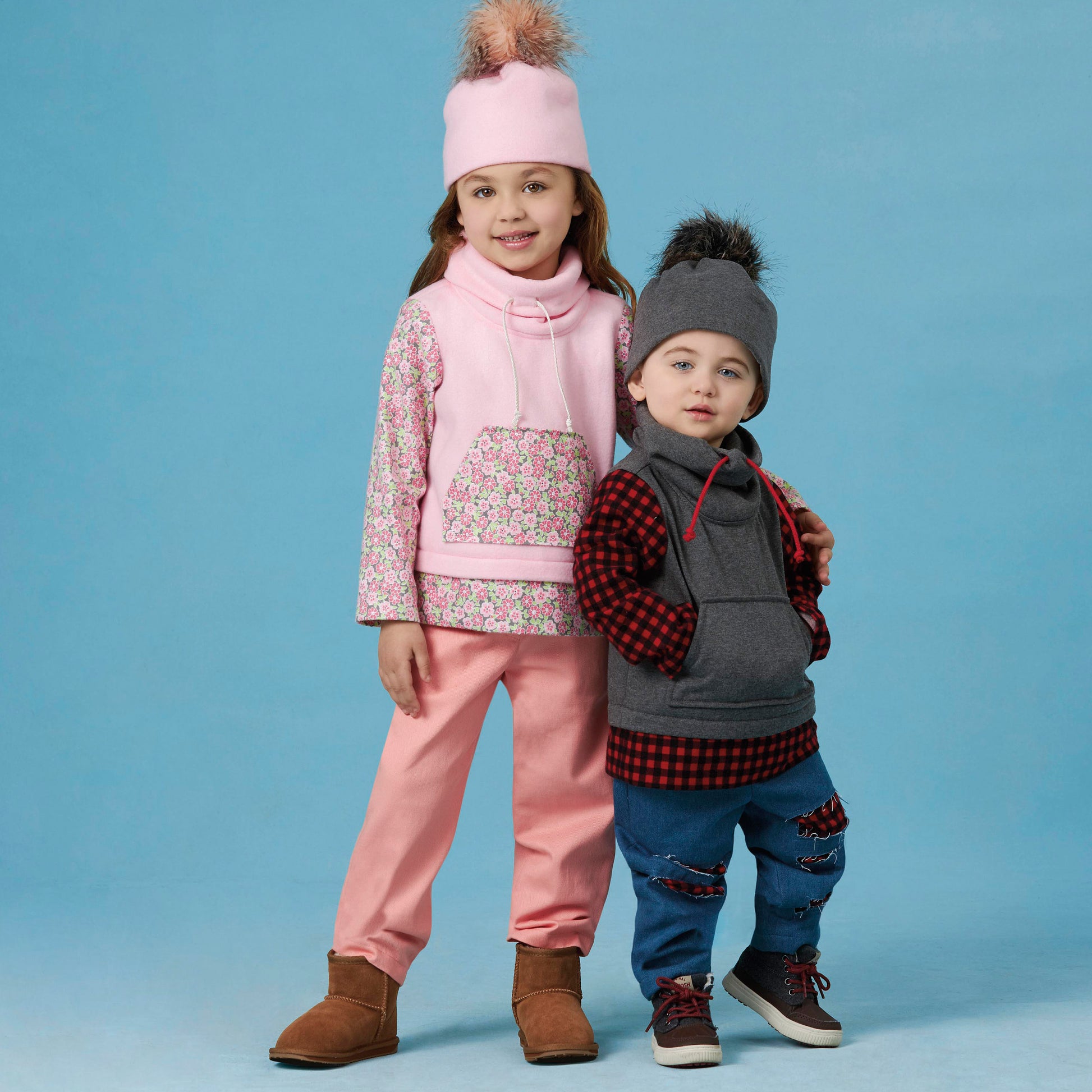 Symønster Simplicity 8997 - Top Bukser - Baby Pige Dreng - Hat | Billede 1