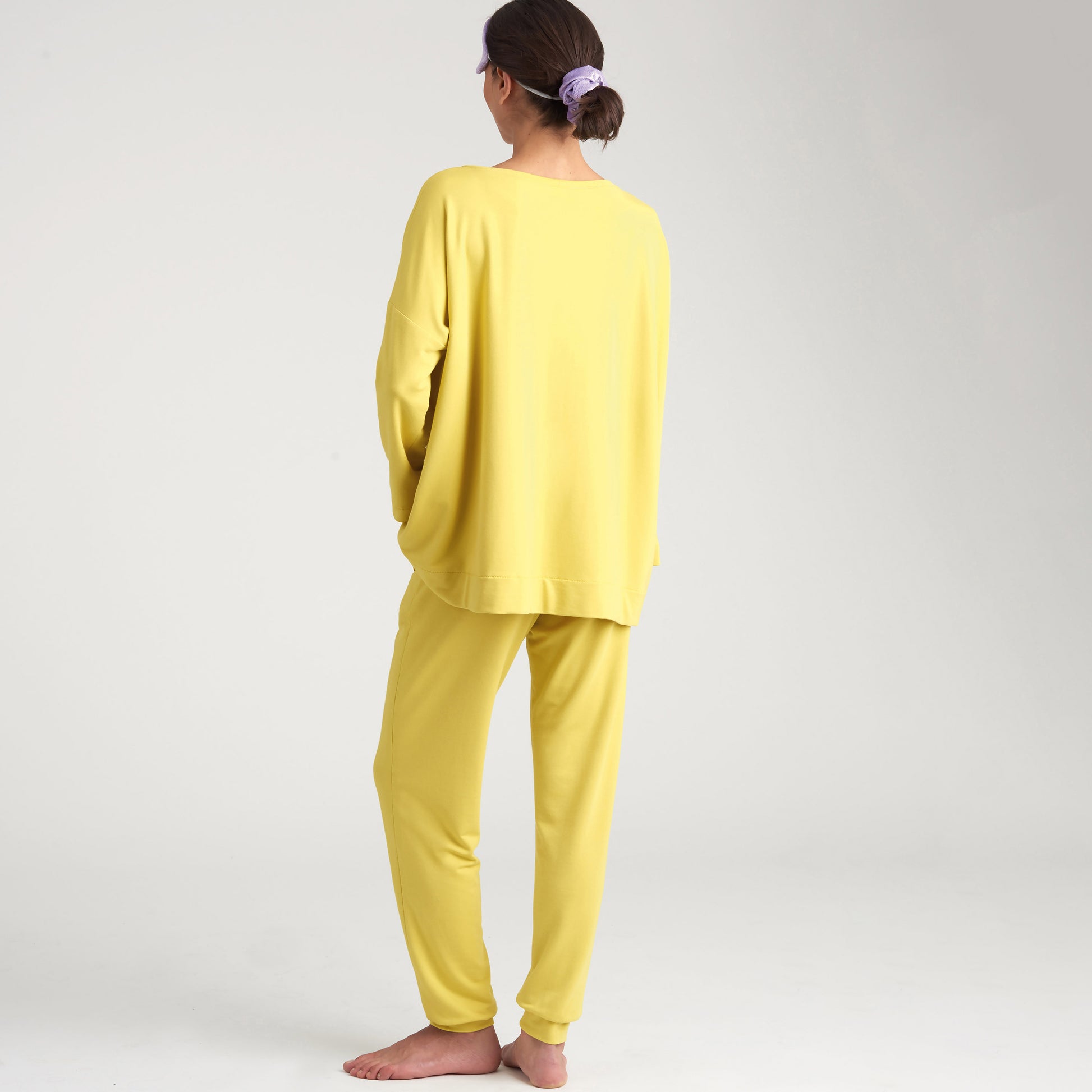 Symønster Simplicity 9020 - Pyjamas - Dame - Rekvisiter | Billede 2